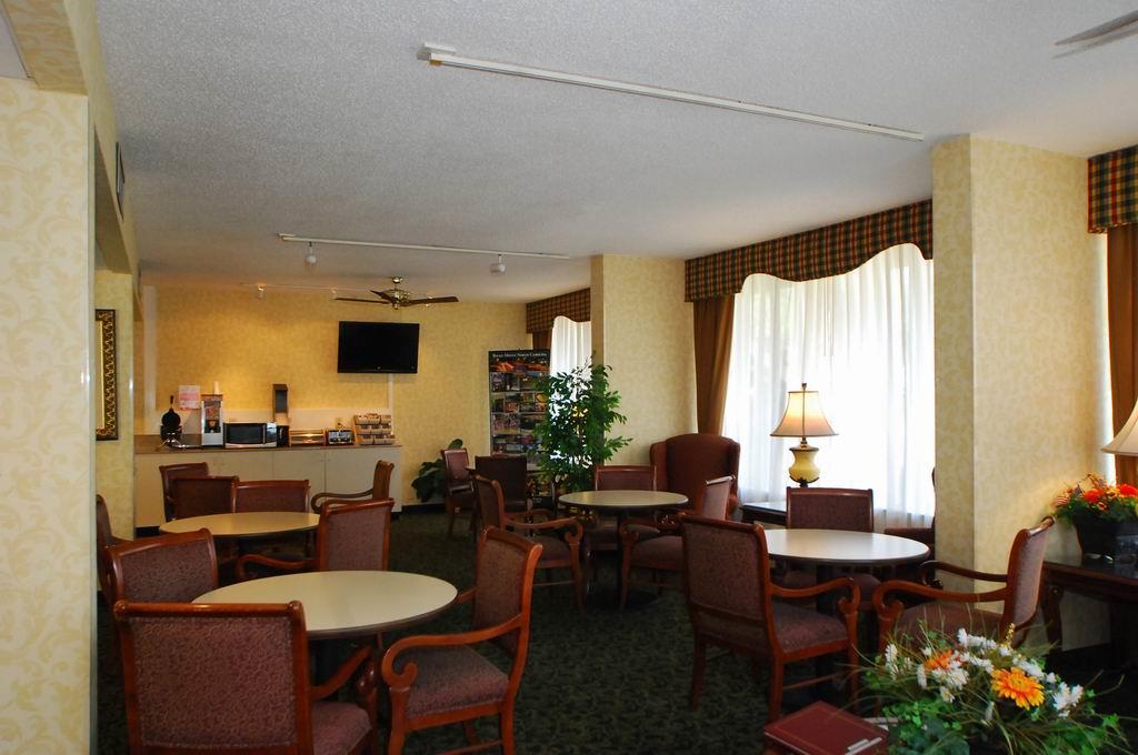 Baymont By Wyndham Rocky Mount I-95 Hotel Étterem fotó